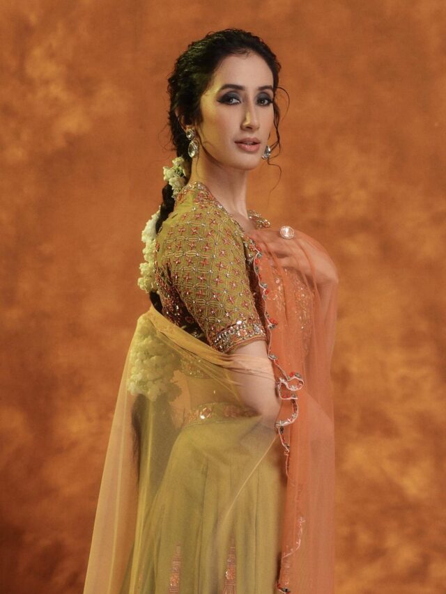 Namita Dubey's looks are amazing