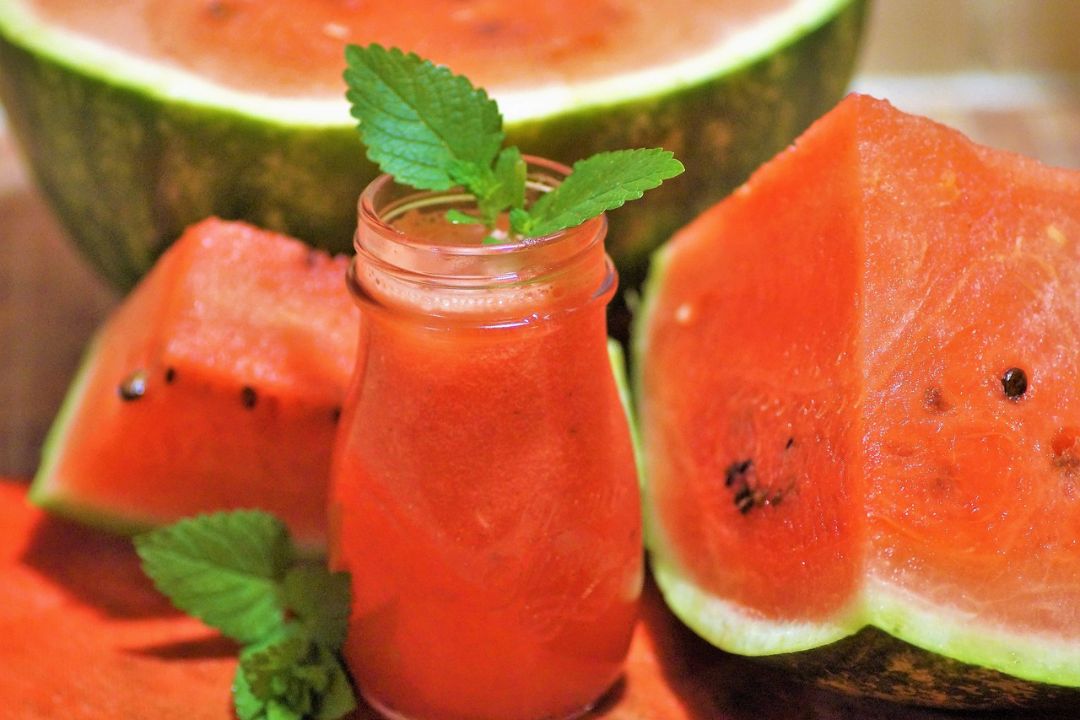 What things should be kept in mind while eating watermelon